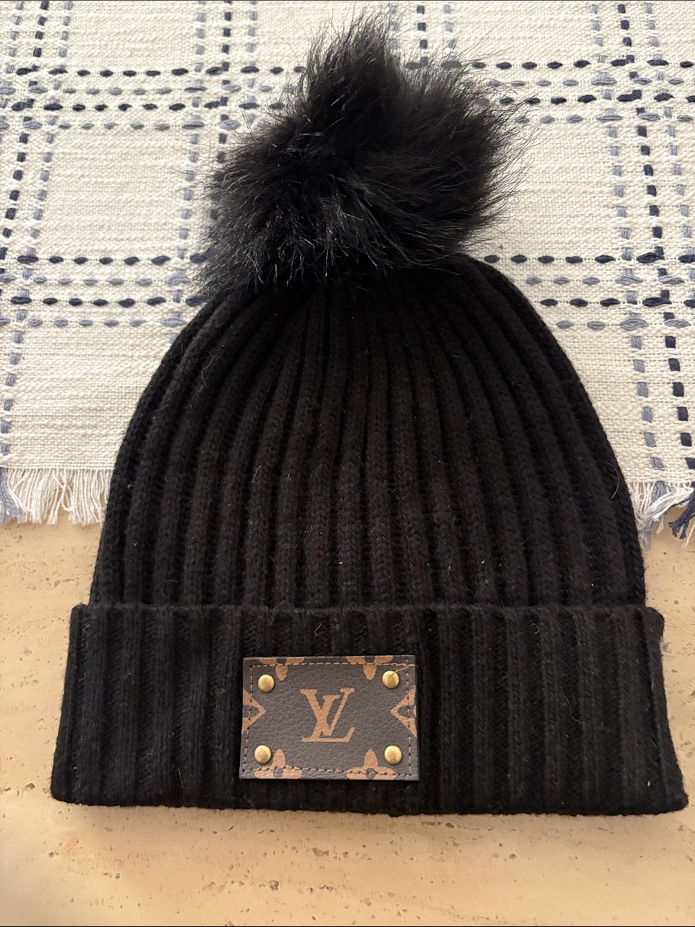 Fashion  unisex Black Ribbed Pom Pom Beanie